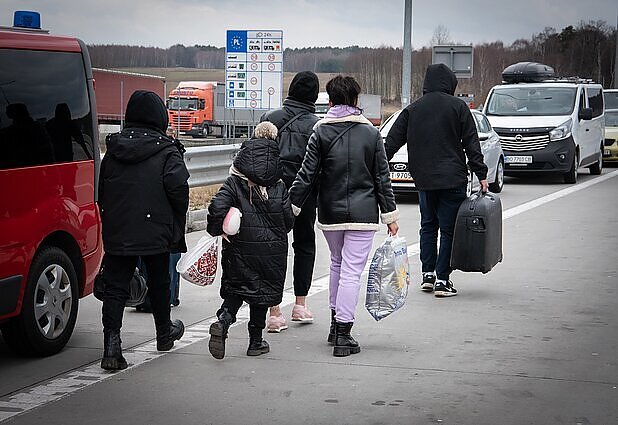 Karo pabėgelių dramą Lenkijos pasienyje stebintis žurnalistas: ukrainiečiai nesitikėjo, kad bus taip šiltai priimti