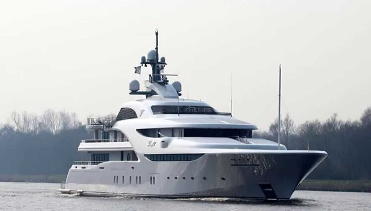 Svarbi valanda. Smūgiai rusų oligarchams – 600 mln. vertės jachtos Hamburge neteko Usmanovas, Prancūzijoje konfiskuota Sečino jachta