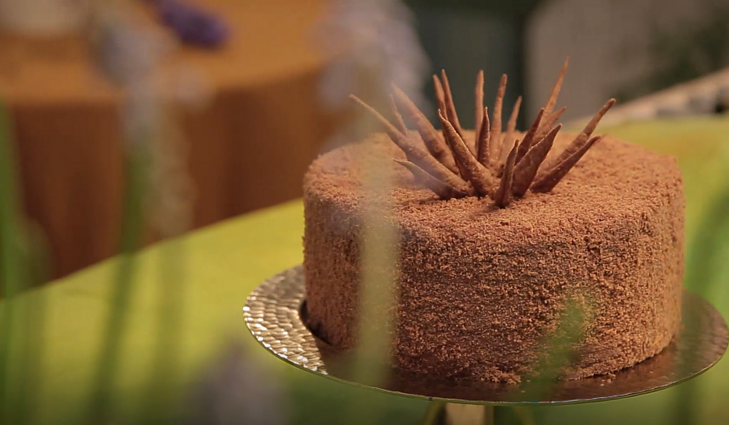 Abejingų nepaliekantis profesionalios konditerės receptas: šokoladinis „Napoleono“ tortas