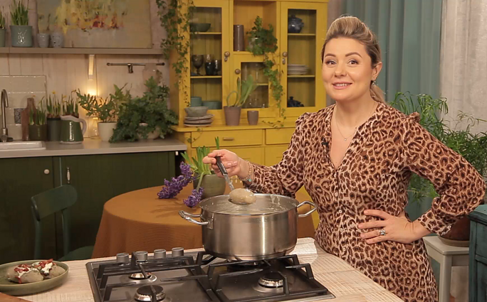 Beatos virtuvė. Naminiai cepelinai, šokoladinis „Napoleono“ tortas bei pokalbis su Ryčiu Zemkausku apie kultūros sostinę bei laisvę