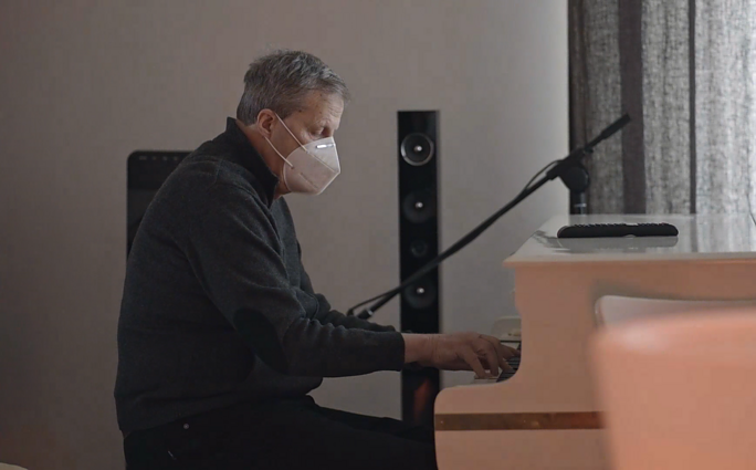 Kompozitorius Alvidas Remesa - apie galimybę padėti kitiems muzikos terapijos metu