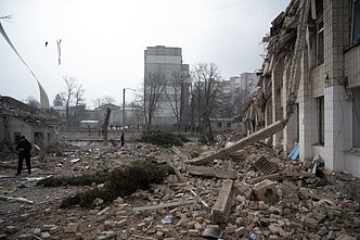 Karas Ukrainoje. Suniokota mokykla Žytomyre