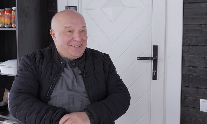 Laisvę atokiame kaimelyje suradęs Sigitas Račkys: teatro nepasiilgstu, grįžti neketinu – jau užtenka