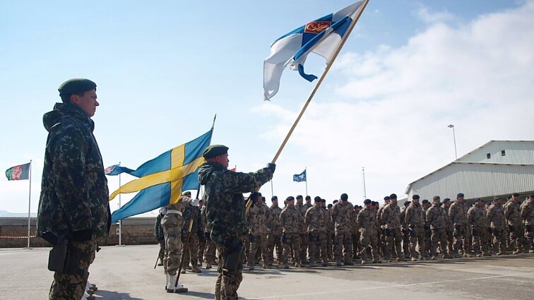 Švedai ir suomiai keičia nuomonę: nors realaus karo pavojaus nejaučia, norėtų priklausyti NATO