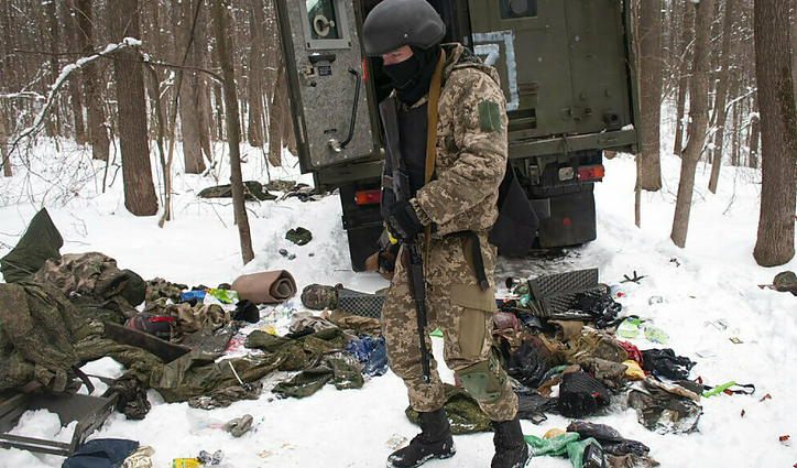 Žinios. Ukraina kaltina Rusiją vėl apšaudžius civiliams skirtą humanitarinį koridorių iš Mariupolio