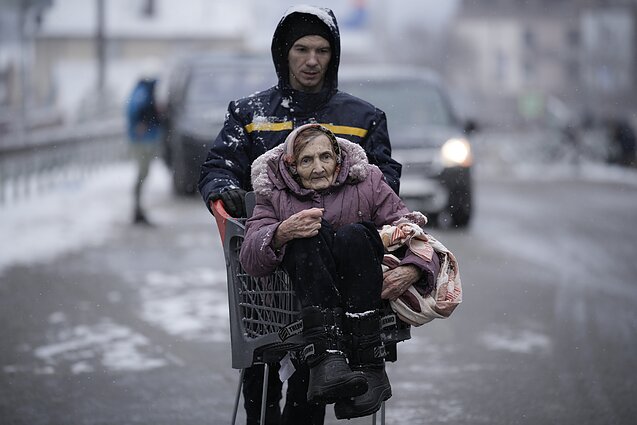 Ukrainoje vykstanti civilių evakuacija