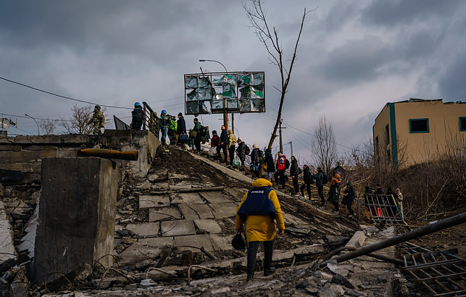 Žinios. Ukraina sako gavusi Rusijos pažadą dėl dieną trunkančio ugnies nutraukimo ir humanitarinių koridorių