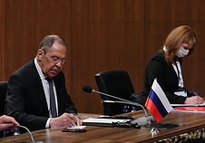 Ukrainos ir Rusijos užsienio reikalų ministrų Dmytro Kulebos ir Sergejaus Lavrovo susitikimas Turkijoje