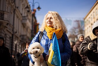 Тысячи людей в Вильнюсе приняли участие в шествии за свободу Литвы и Украины Тысячи людей в Вильнюсе приняли участие в шествии за свободу Литвы и Украины
