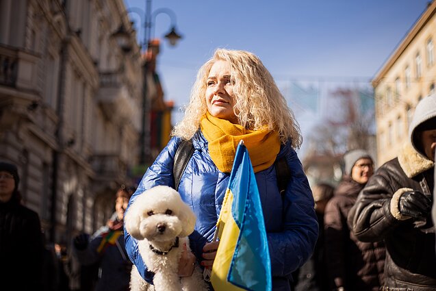 Тысячи людей в Вильнюсе приняли участие в шествии за свободу Литвы и Украины Тысячи людей в Вильнюсе приняли участие в шествии за свободу Литвы и Украины