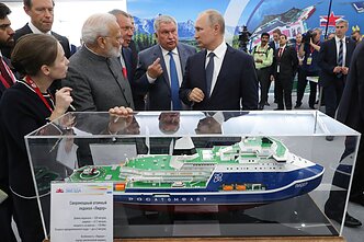 Vladimir Putin and Rosneft President Igor Sechin visit the Zvezda shipbuilding plant in Vladivostok. Jurby Watertech Internatonal works with this plant