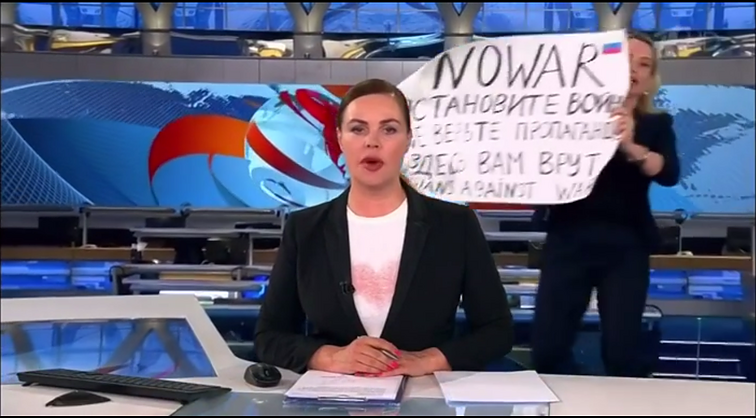 Появление Марины Овсянниковой в прямом эфире российского Первого канала