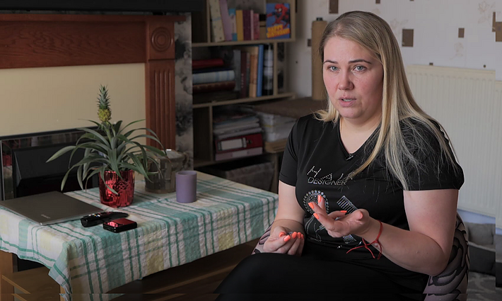 (Ne)emigrantai. Kirpėjos organizuojama talka ukrainiečiams ir pabėgėlių šeimos kasdienybė Lietuvoje