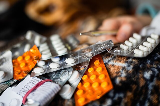 Specialistai nerekomenduoja į Ukrainą savarankiškai siųsti vaistų: netinkama tabletė – ne mažiau pavojinga už kulką
