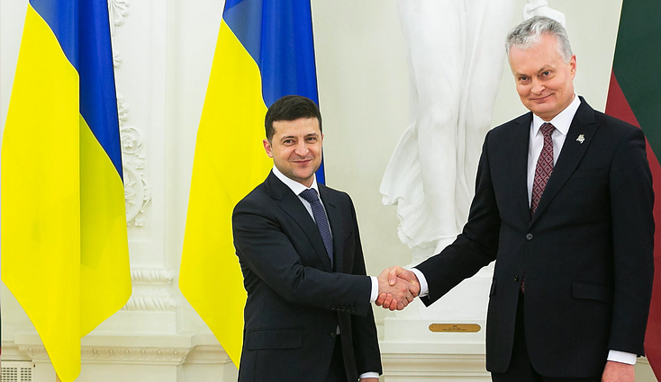 Dviračio žinios. Politinių partijų suvienodėjimas, scenos žvaigždžių propaganda bei sankcijų nauda Rusijai