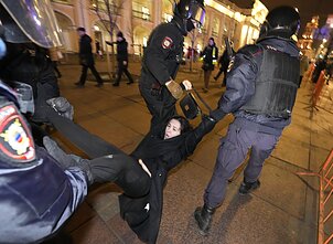 Акции протеста в Москве против войны в Украине