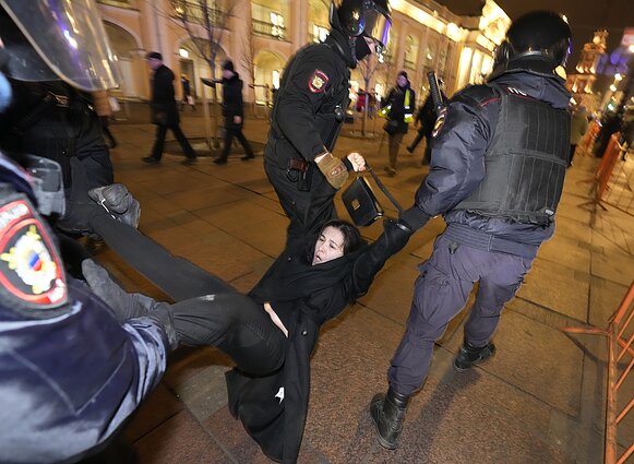 Акции протеста в Москве против войны в Украине