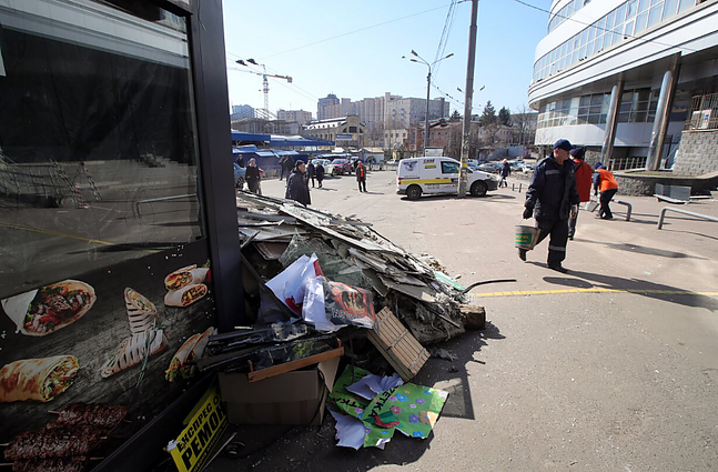 Žinios. Dar dirbančiose Ukrainos parduotuvėse trūksta būtiniausių produktų – reikalinga pagalba maistu ir geriamuoju vandeniu