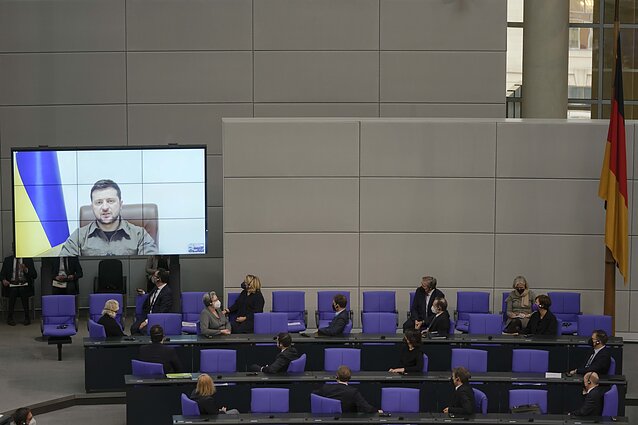 Volodymyras Zelenskis kreipėsi į Bundestagą Volodymyras Zelenskis kreipėsi į Bundestagą