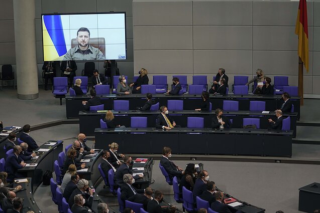 Volodymyras Zelenskis kreipėsi į Bundestagą Volodymyras Zelenskis kreipėsi į Bundestagą