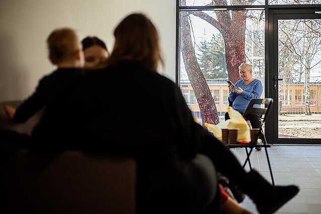 Žinios. Ukrainiečiai pildo regionų darbo rinką: Šiaurės Lietuvoje darbo jiems jau pasiūlė beveik šimtas darbdavių