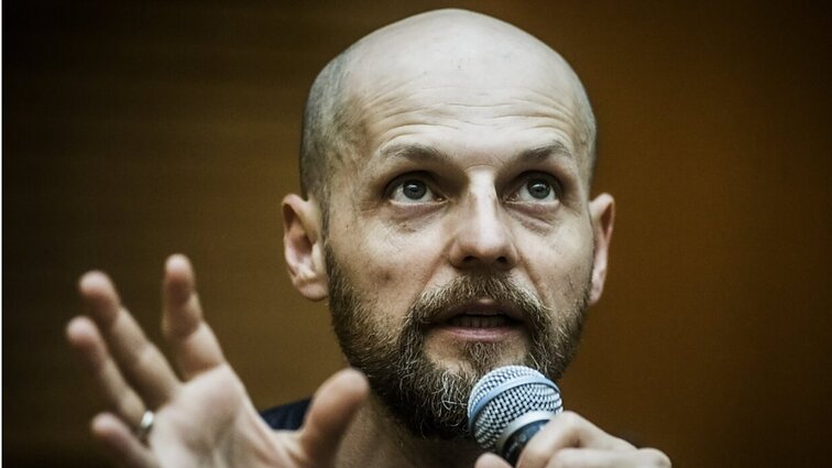 Iš Rusijos teatrų gautus pinigus dramaturgas Vyrypajevas skirs Ukrainai, šie šalina spektaklius pagal jo pjeses