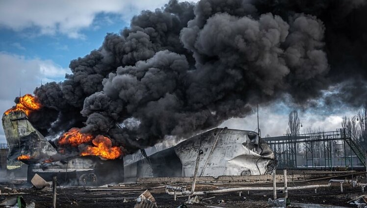 Žinios. Rusijos kariuomenei smogus Ukrainos kareivinėms Mykolajivo mieste, žuvo dešimtys karių