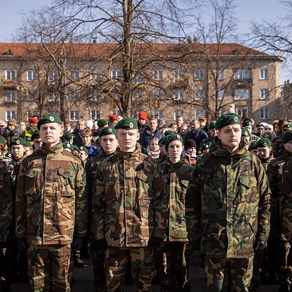 Vardan tos. Ar lietuviai pasirengę ginti savo šalį?