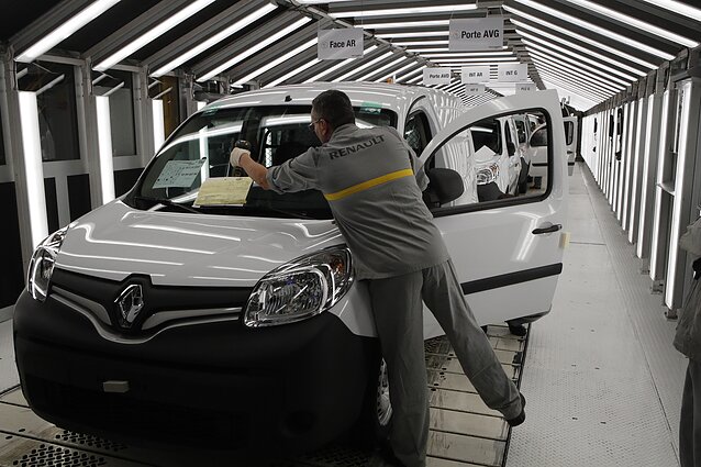 „Renault“ atnaujino gamybą savo gamyklose Maskvoje „Renault“ atnaujino gamybą savo gamyklose Maskvoje