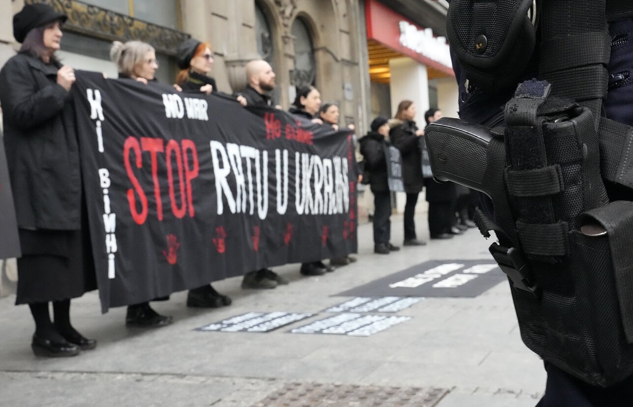 Protestai Serbijoje prieš Rusijos vykdomą karą prieš Ukrainą