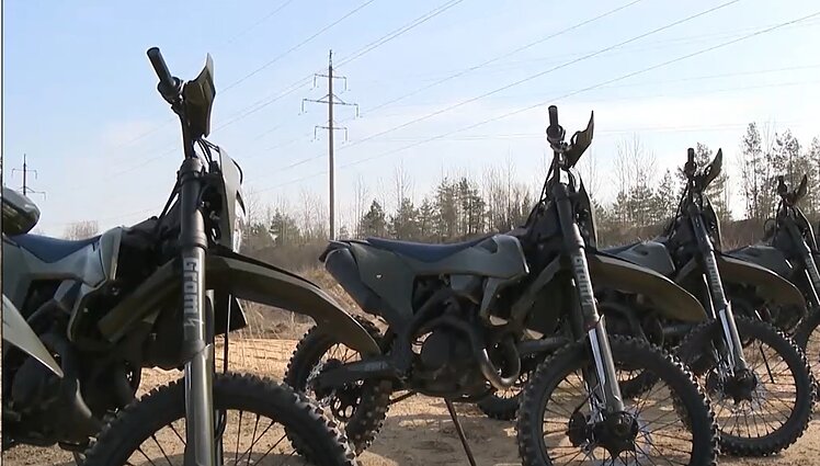Ukrainos kariams – lietuvių siunčiami motociklai: pasitarnaus greičiu ir mobilumu