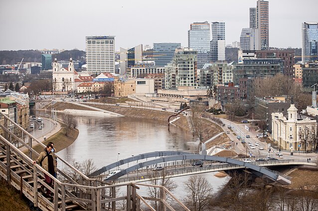 Žinios. Specialistas apie išaugusį dezinformacijos srautą: žinutės kinta, bet naratyvas, jog Lietuva yra nedemokratinė valstybė, išlieka