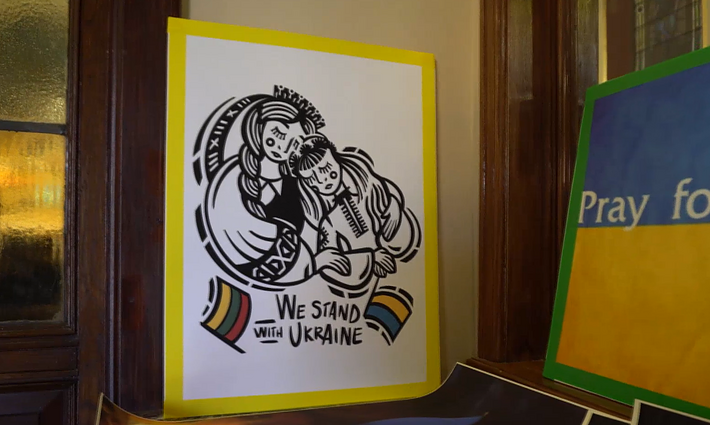 Lietuviai Niujorke nepriklausomybę šventė reikšdami paramą Ukrainai: šalia trispalvių skleidė Ukrainos vėliavas