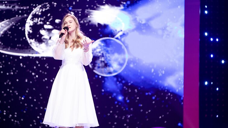 Dainų dainelė 2022. Emilija Silkaitė – „Pomysl O Mnie“