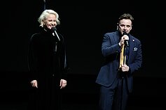 „Auksiniai scenos kryžiai“, 2022. Gintarė Latvėnaitė ir Kirilas Glušajevas „Auksiniai scenos kryžiai“, 2022. Gintarė Latvėnaitė ir Kirilas Glušajevas