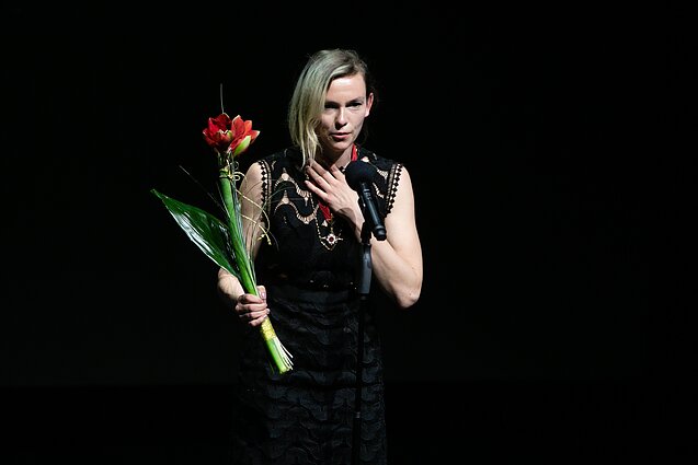 „Auksiniai scenos kryžiai“, 2022. Vilma Pitrinaitė „Auksiniai scenos kryžiai“, 2022. Vilma Pitrinaitė