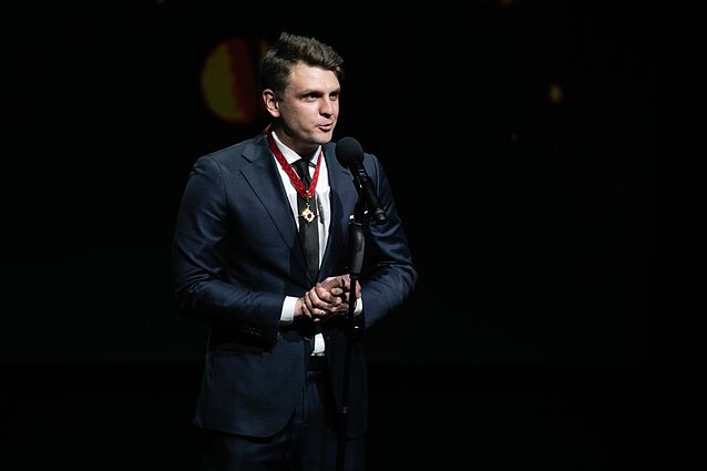 „Auksiniai scenos kryžiai“, 2022. Martynas Nedzinskas „Auksiniai scenos kryžiai“, 2022. Martynas Nedzinskas