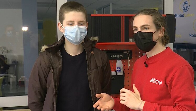 Dešimtokas garaže rastus jutiklius pritaikė praktiškai – sukūrė oro taršą matuojančią striukę