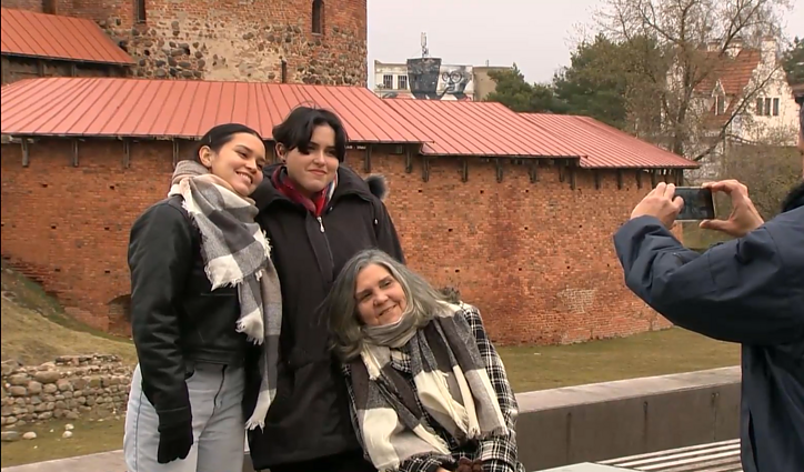 Iš krizės krečiamos Venesuelos į Lietuvą perkelta per 70 lietuvių kilmės asmenų: dabar bando prisiminti dainas ir priprasti prie oro