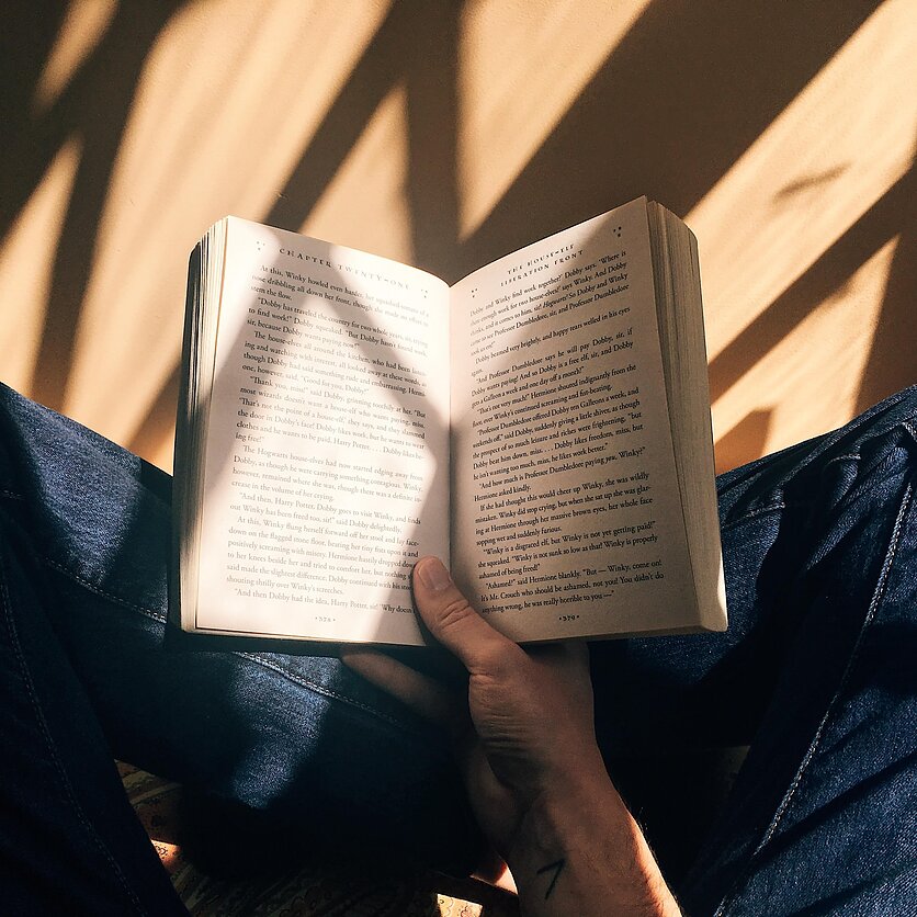 Čia ir dabar. Biblioterapija: ką ir kaip skaityti, kad knyga taptų ne tik malonumu, bet ir vaistu sielai