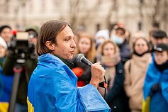 Protestas prie Vyriausybės dėl Rusijos karo Ukrainoje. Olegas Šurajevas Protestas prie Vyriausybės dėl Rusijos karo Ukrainoje. Olegas Šurajevas