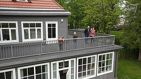 Algirdas Pukis ir Eglė Kiskytė-Pukienė tarpukario viloje Kačerginėje įsirengė namus Algirdas Pukis ir Eglė Kiskytė-Pukienė tarpukario viloje Kačerginėje įsirengė namus