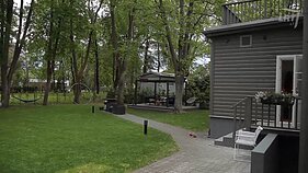 Algirdas Pukis ir Eglė Kiskytė-Pukienė tarpukario viloje Kačerginėje įsirengė namus Algirdas Pukis ir Eglė Kiskytė-Pukienė tarpukario viloje Kačerginėje įsirengė namus