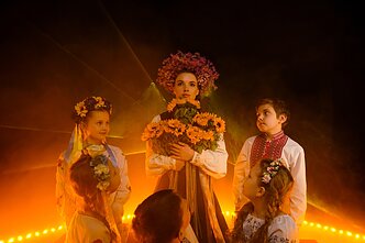 Katrīna Gupalo in Resistance video