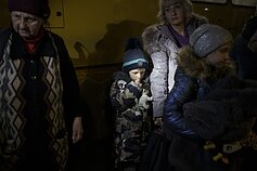 Iš rusų apsiausto Mariupolio žmonės evakuojami į Zaporižią