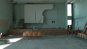 Kadras iš Manto Kvedaravičiaus filmo esė „Mariupolis“ Kadras iš Manto Kvedaravičiaus filmo esė „Mariupolis“