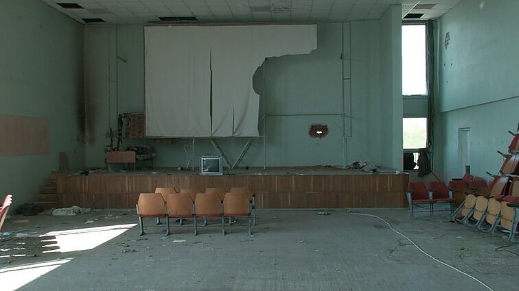 Kadras iš Manto Kvedaravičiaus filmo esė „Mariupolis“