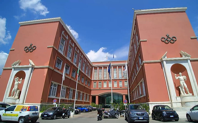 Stop juosta. Sportas kaip propaganda, bažnyčios transformacijos ir šarmingi romiečiai