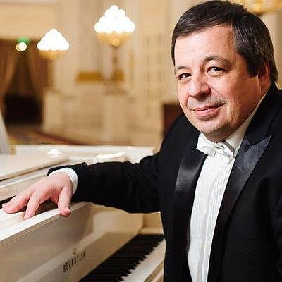 Santara. Передача на русском языке. «Точно знаю - музыка лечит». Разговор с украинским пианистом Алексеем Ботвиновым
