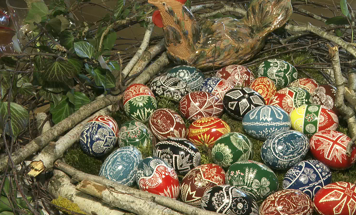 Sūduvos kiaušinių marginimo meistrės amato moko ir kitus: svarbiausia kantrybė – greito rezultato pasiekti nepavyks